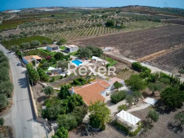 casa indipendente in vendita a Noto