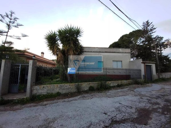 casa indipendente in vendita a Noto in zona Villa Vela