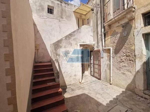 casa indipendente in vendita a Noto