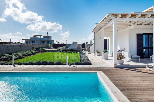 casa indipendente in vendita a Noto in zona San Lorenzo