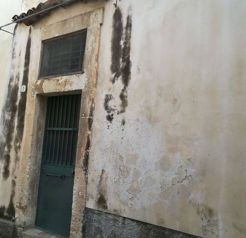 locale di sgombero in vendita a Noto