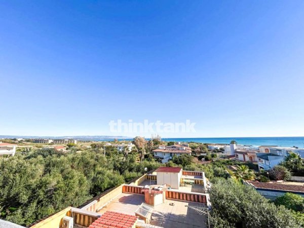 casa indipendente in vendita a Noto in zona San Lorenzo