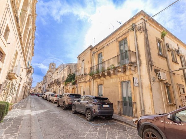 casa indipendente in vendita a Noto