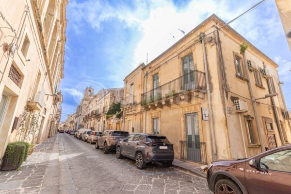 casa indipendente in vendita a Noto