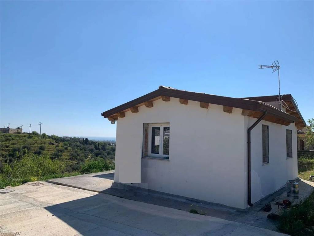 casa indipendente in vendita a Noto