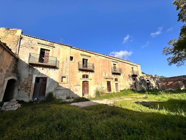 casa indipendente in vendita a Noto
