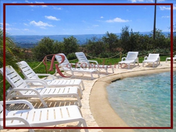 casa indipendente in vendita a Noto