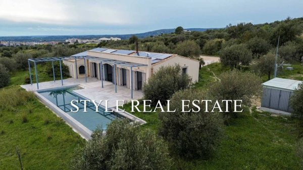 casa indipendente in vendita a Noto