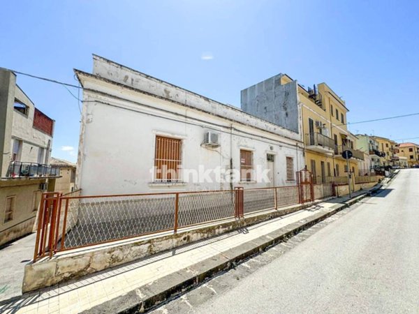 casa indipendente in vendita a Noto