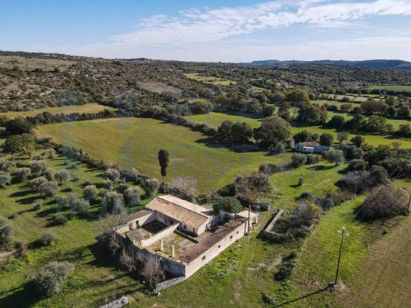 casa indipendente in vendita a Noto