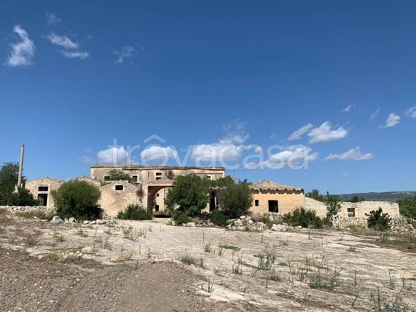casa indipendente in vendita a Noto