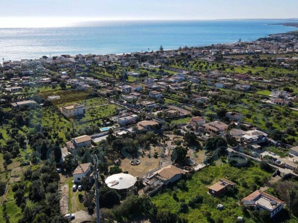casa indipendente in vendita a Noto