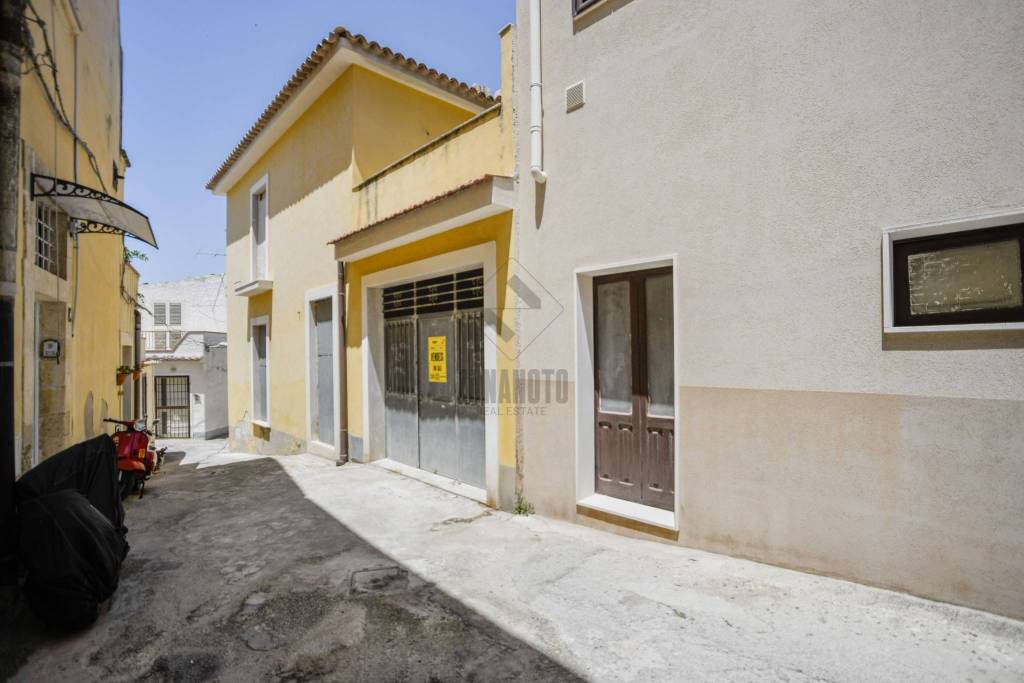 casa indipendente in vendita a Noto
