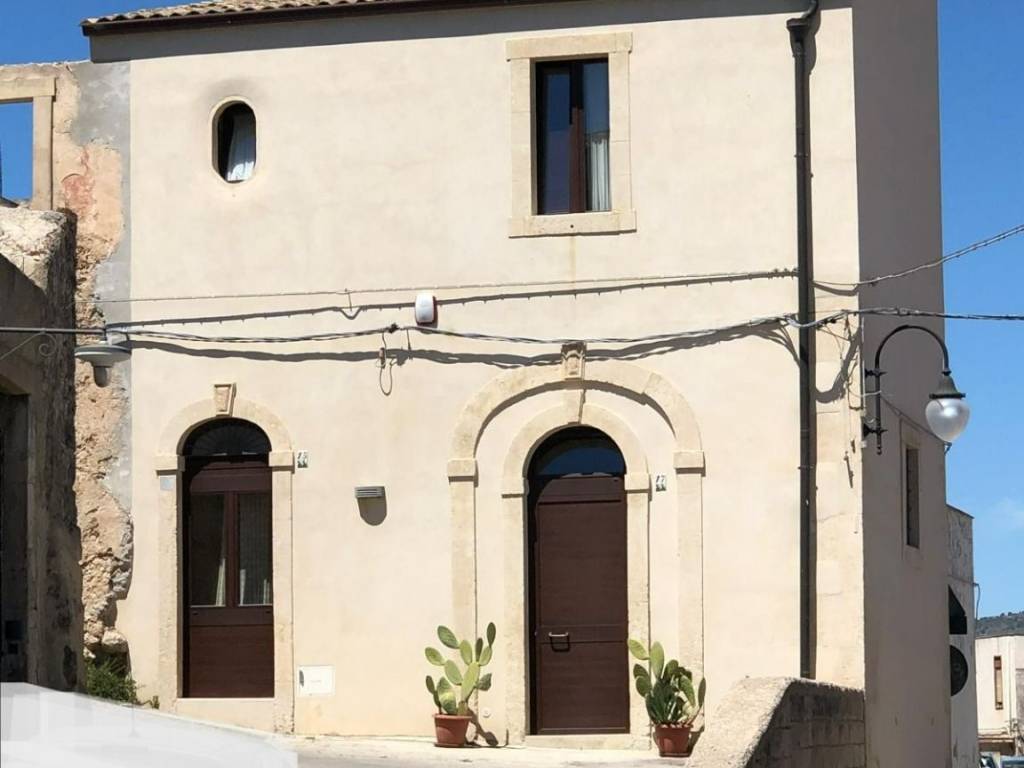 casa indipendente in vendita a Noto
