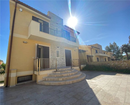 casa indipendente in vendita a Noto in zona Lido di Noto