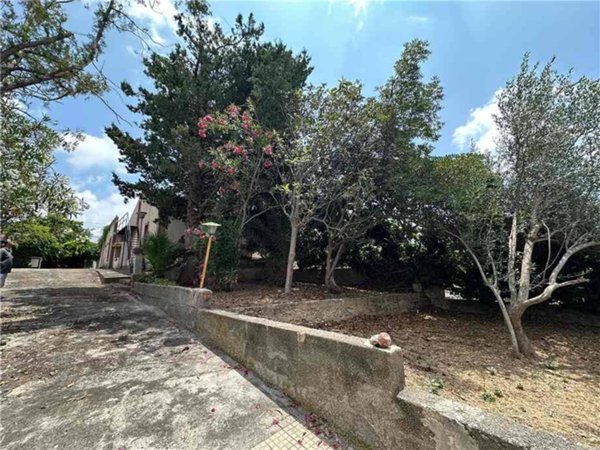 casa indipendente in vendita a Noto in zona Villa Vela