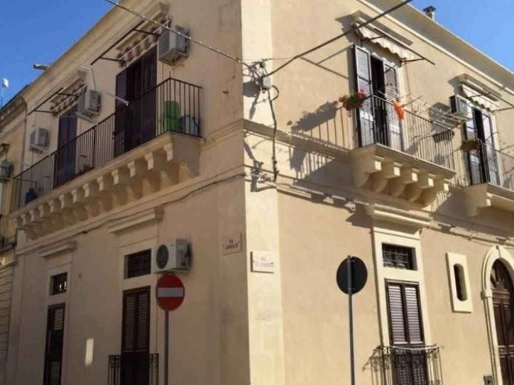 casa indipendente in vendita a Noto