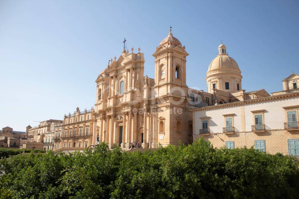 casa indipendente in vendita a Noto in zona San Lorenzo