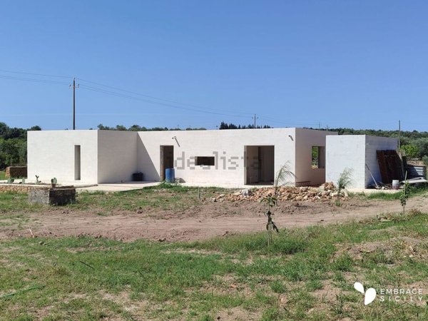 casa indipendente in vendita a Noto