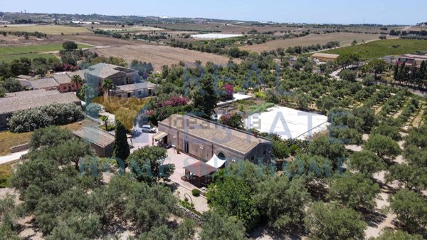 casa indipendente in vendita a Noto