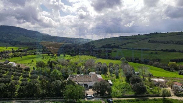 casa indipendente in vendita a Noto