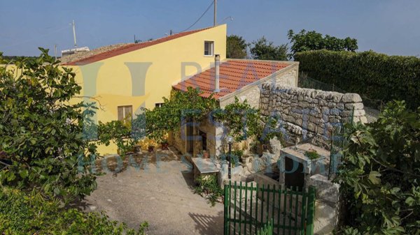 casa indipendente in vendita a Noto