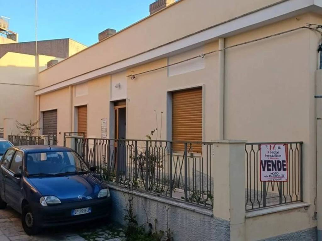 casa indipendente in vendita a Noto in zona Madonna Marina