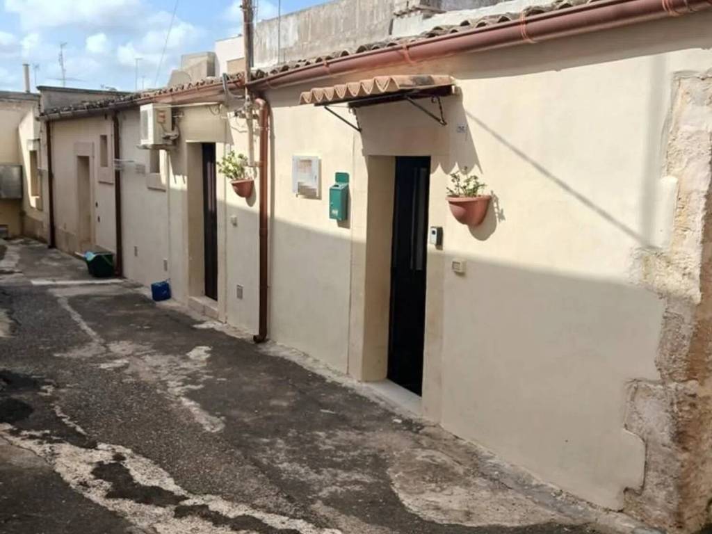 casa indipendente in vendita a Noto