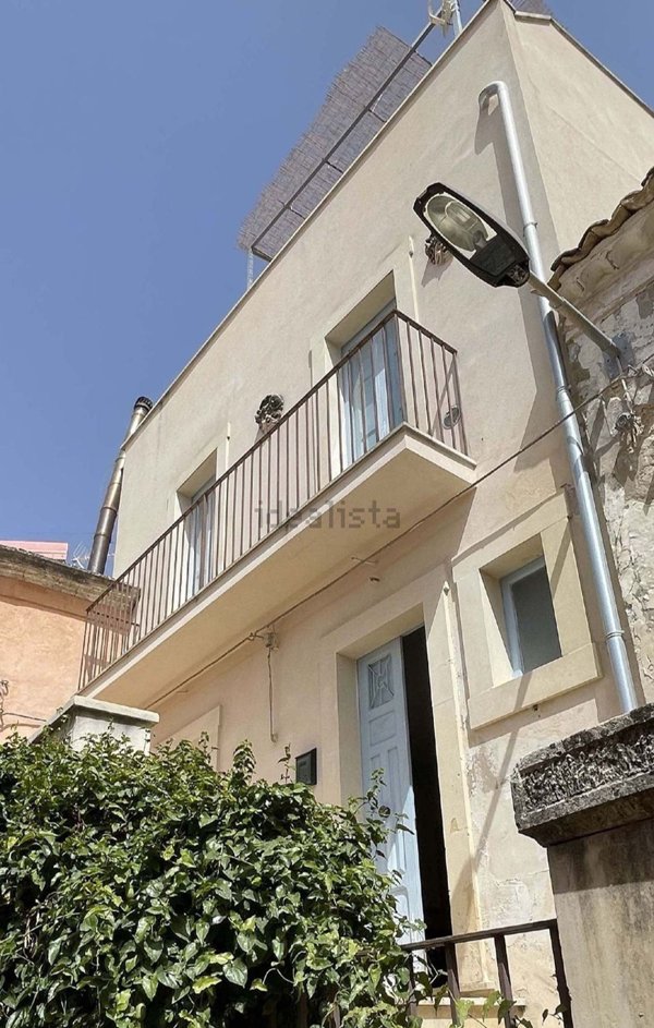 casa indipendente in vendita a Noto