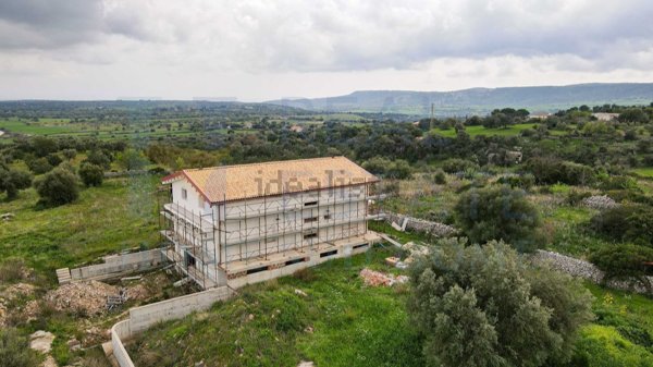 casa indipendente in vendita a Noto