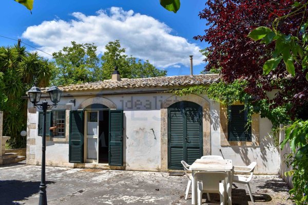 casa indipendente in vendita a Noto