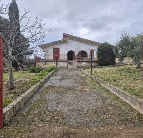 casa indipendente in vendita a Noto