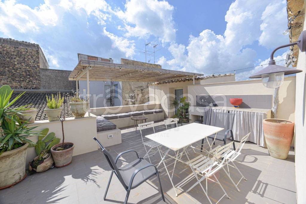 casa indipendente in vendita a Noto