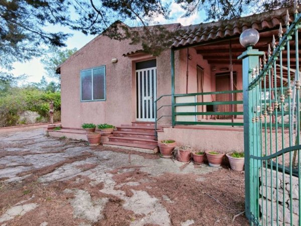 casa indipendente in vendita a Noto