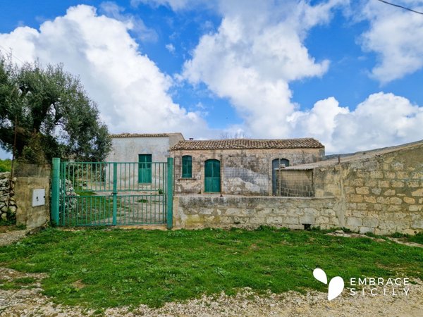 casa indipendente in vendita a Noto in zona Testa dell'Acqua