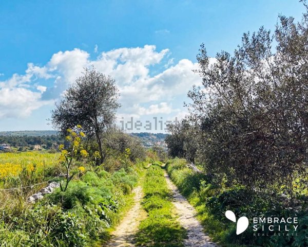 casa indipendente in vendita a Noto in zona Lenzavacche