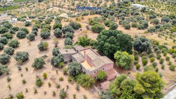 casa indipendente in vendita a Noto