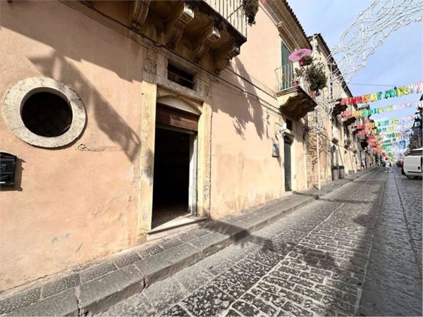 negozio in vendita a Noto