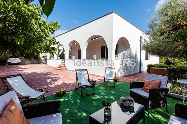 casa indipendente in vendita a Noto in zona San Lorenzo
