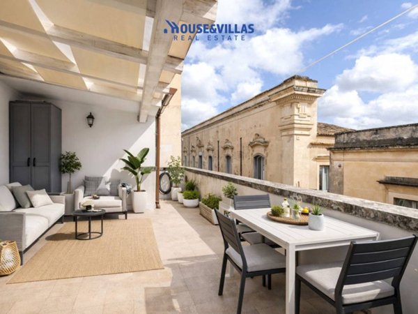 casa indipendente in vendita a Noto