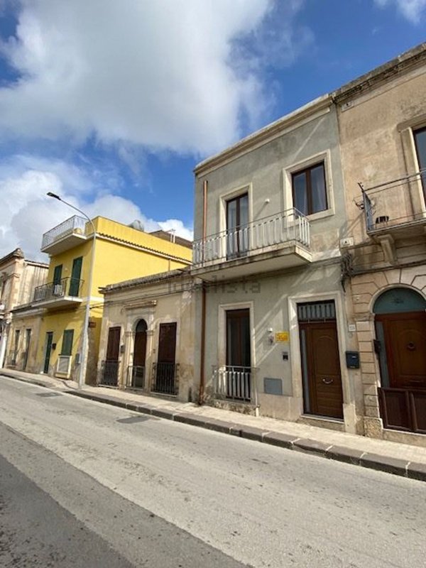 casa semindipendente in vendita a Noto