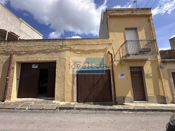 casa indipendente in vendita a Noto