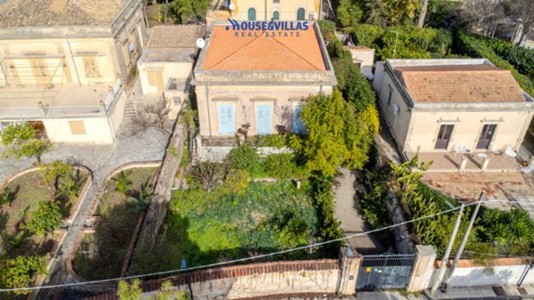 casa indipendente in vendita a Noto in zona San Corrado di Fuori