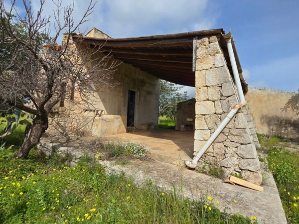 casa indipendente in vendita a Noto