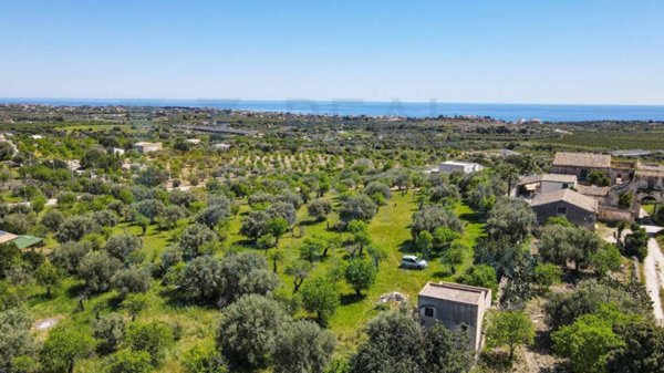 casa indipendente in vendita a Noto