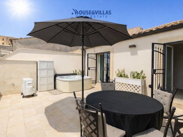 casa indipendente in vendita a Noto