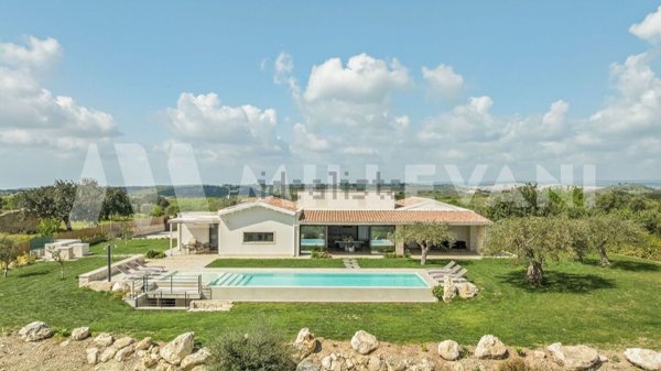 casa indipendente in vendita a Noto
