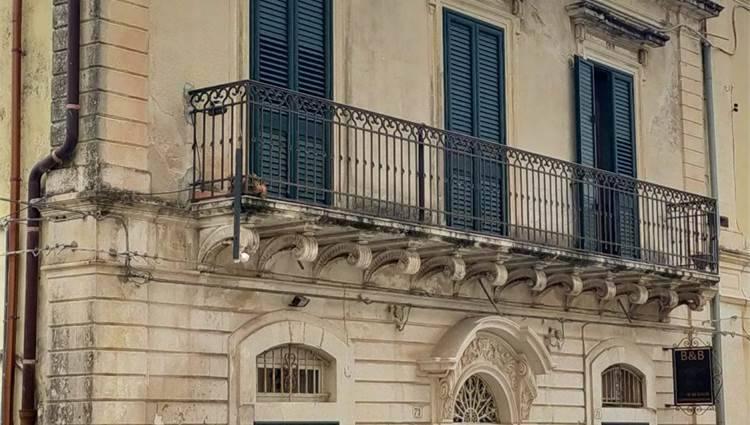 casa indipendente in vendita a Noto