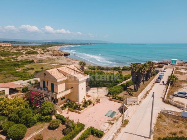 casa indipendente in vendita a Noto in zona Vendicari