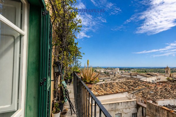 casa indipendente in vendita a Noto